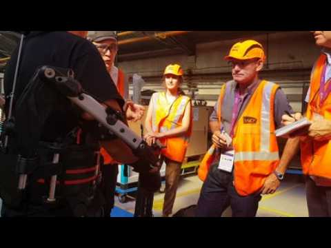 DNA - La SNCF teste un exosquelette multi-fonctions au technicentre de Bischeim