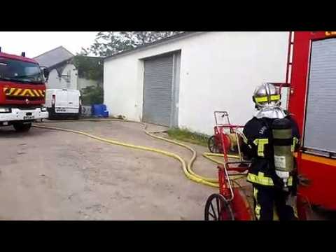 Incendie en cours dans une usine désaffectée, quartier de la Filature à Selestat