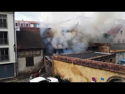 DNA - Feu dans un garage abandonné place Sainte-Catherine, au centre de Colmar