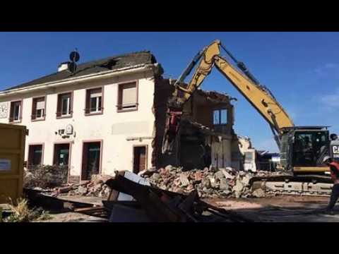 Les travaux de démolition du bâtiment gare à Haguenau ont débuté.