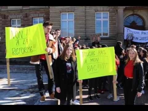 Bouxwiller : 300 lycéens manifestent contre la réforme du lycée et du bac