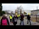 Le cortège des gilets jaunes approche des portes de la maison d'arrêt de l'Elsau à Strasbourg