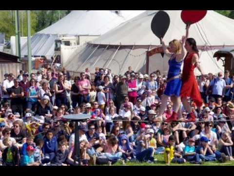 Festival du cirque d'Obernai Pisteurs d'Etoiles 2019, journée du 1er mai dans la rue.