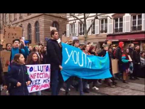 Les élèves manifestent au centre-ville de Strasbourg pour le climat