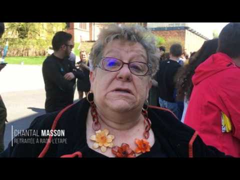 Les habitants de Saint-Dié-des-Vosges réagissent après la visite du président de la République, Emmanuel Macron