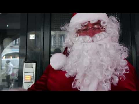 Le père Noël souhaite un joyeux réveillon depuis Remiremont