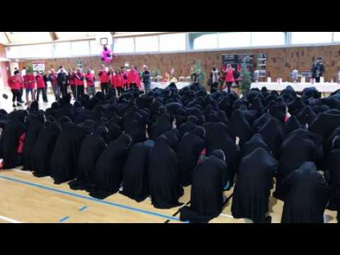 Le "flashmob" du label Vosges terre Textile à Saint-Amé