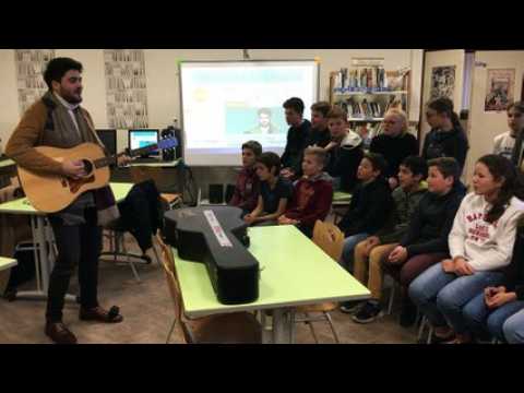 Le chanteur Tibz au collège Clémenceau d'Épinal, jeudi 9 novembre