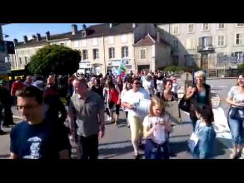 Vosges : la mobilisation contre la fermeture du collège de Darney se poursuit dans les...