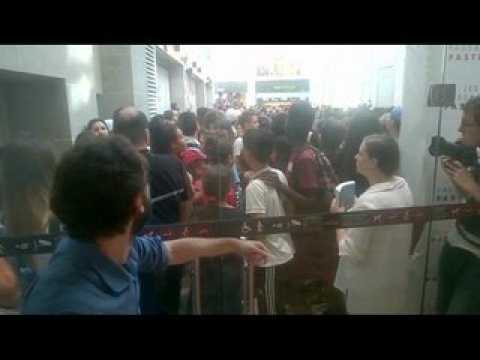 Nabilla Benatia est aux Passages Pasteur de...