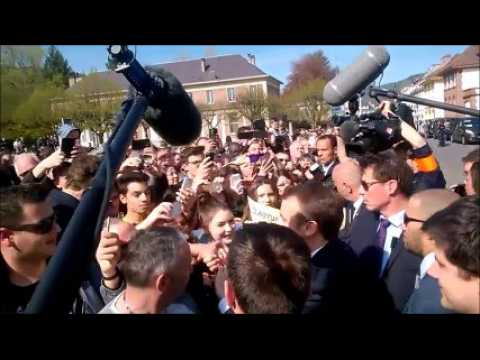 Emmanuel Macron est arrivé à Saint-Dié, au deuxième jour de sa visite dans le département des Vosges