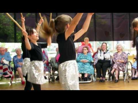 Un spectacle offert aux pensionnaires de la maison de retraite de Foucharupt