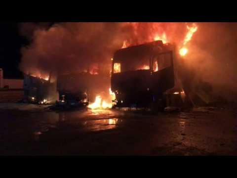 Trois camions de transport prennent feu à Pouxeux