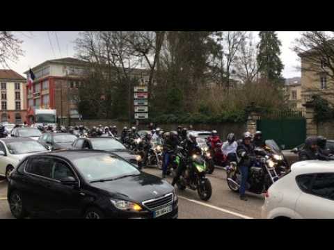 Manifestation spontanée de motards devant la préfecture d'Epinal