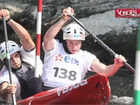 Un duo qui surfe sur la vague