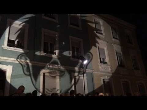 Sangkhumtha : Hope, corps et lumières en procession au festival Scènes de rue