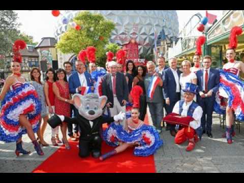 Moulin rouge, Luc Besson et dinosaures: le quartier français d'Europa-Park en vidéo