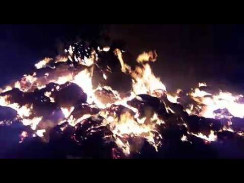 Incendie de 2000 bottes de paille à Schweighouse-Thann (Vidéo DNA/Fred Stenger)