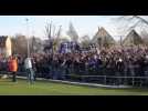 Une immense flamme bleue avant le derby