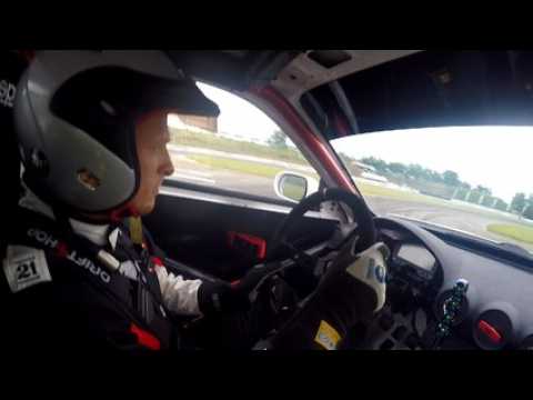 Festival de dérapages à l'Anneau du...