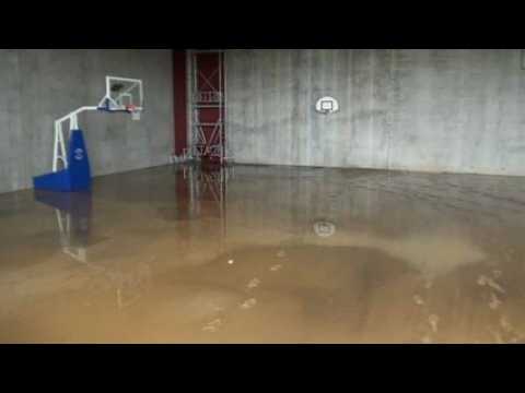 Inondations et coulées de boue: plus de 60 pompiers...