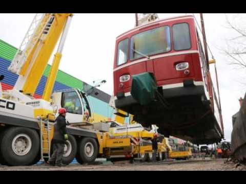 Cité du train de Mulhouse: une motrice de 17 tonnes...