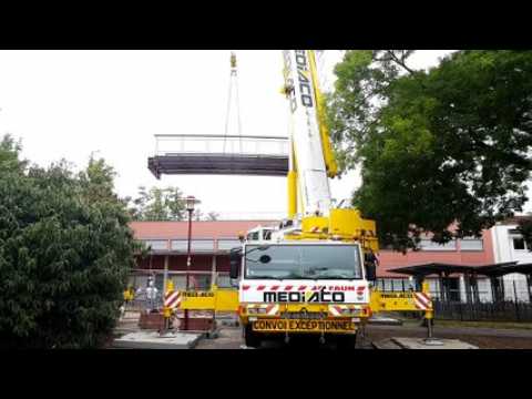 DNA - Pose de la nouvelle passerelle sur la piste cyclable qui traverse Obernai