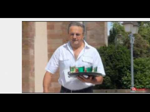 Cernay : les garcons de cafe en mode...
