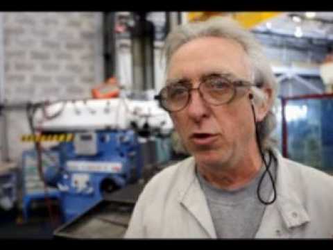 Le sauvetage du bus des salaries de PSA vu de...