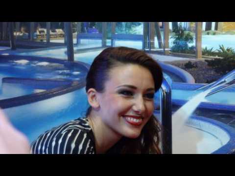 EN VIDEO- Delphine Wespiser a la foire aux...