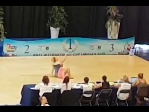 Doubs : deux soeurs de Beure gagnent une coupe du monde de twirling