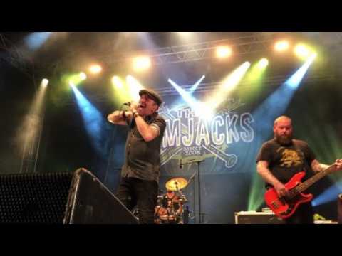 The Rumjacks qui a mis le feu à la scène rock des Sapins barbus à Dommartin-lès-Remiremont