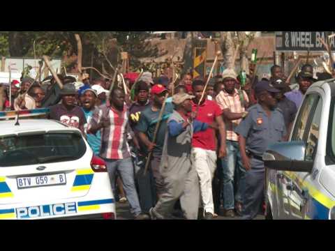 S. Africa xenophobic attacks: police disperse protests in Johannesburg