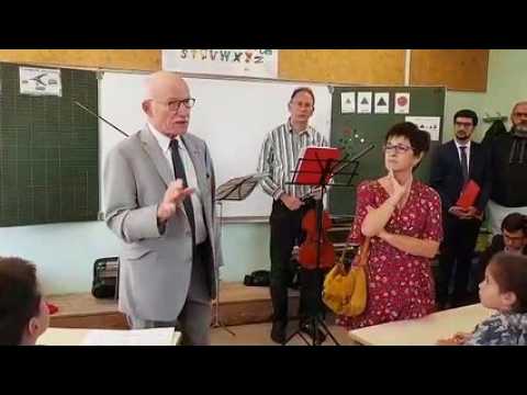 Dans une classe, le maire de Metz, fait son discours-bilan de rentrée