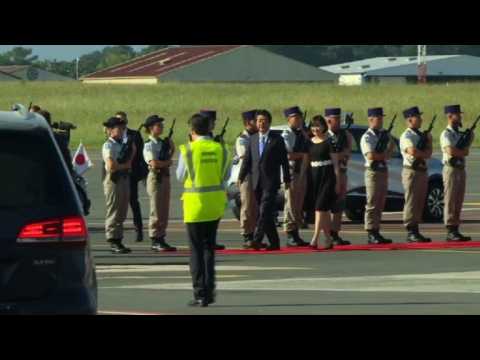 Japan Prime minister lands in Biarritz ahead of G7 summit