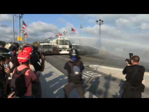 G7: protesters clash with police in Bayonne