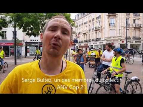 Le collectif ANV (Action non violente) Cop 21 a organisé une manifestation de cyclistes à Roanne.