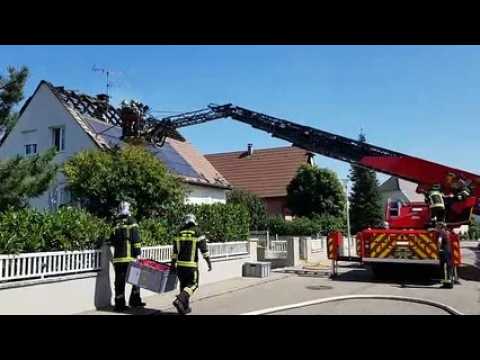 Une toiture en feu à Lutterbach