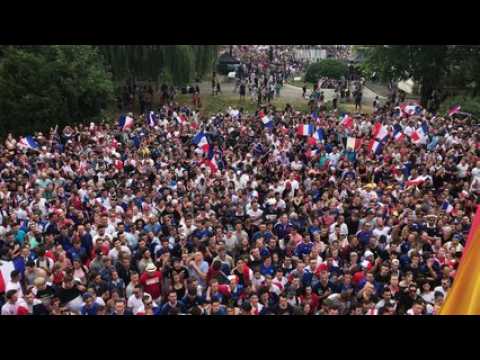 La Marseillaise pour porter chance aux Bleus sur la fan-zone du conseil départemental à Nancy