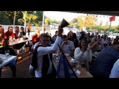 La joie du premier but français à Vaivre-et-Montoille