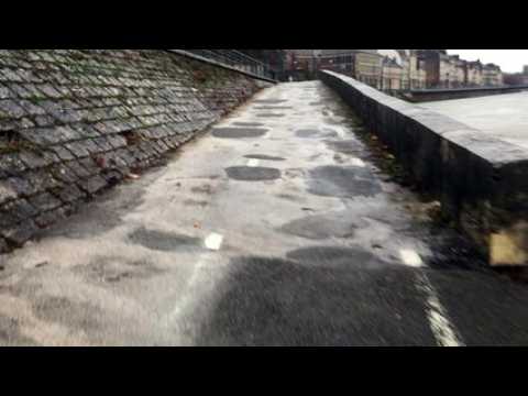 Besançon : le passage sous le pont Canot en piteux état