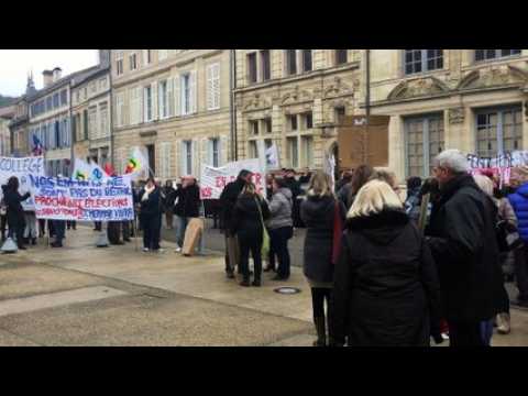Mobilisation contre la fermeture de collèges meusiens