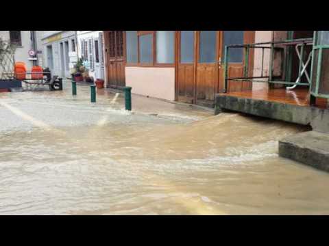La Loue en crue : la ville d'Ornans sous les eaux