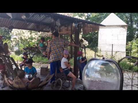 Festival RenaissanceS : la cabane de jardin, manège écologique à propulsion parentale