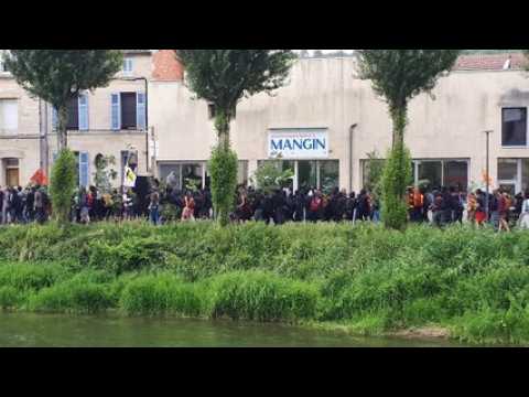 Vitrine cassée lors de la manifestation anti-Bure à Bar-le-Duc