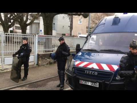 Le retour des gardiens de la paix devant la Maison d'arrêt de Besançon