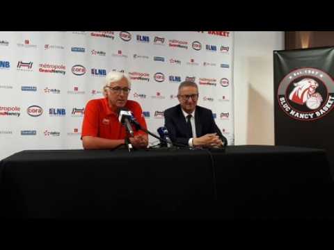 La première conférence de presse de Christian Monschau nouvel entraîneur du SLUC