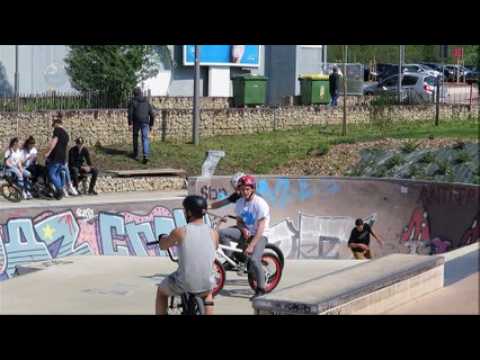 Entrainement et compétition de Bmx/skate au Skate Park de Nancy