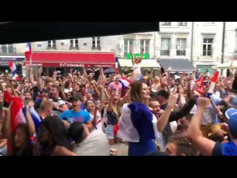 Besançon explose de joie après le coup de sifflet final. La France est championne du monde