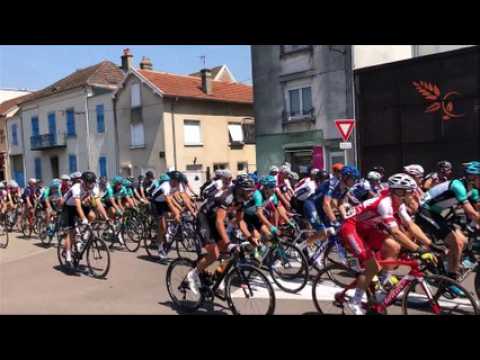 Le départ de l'étape du tour d'Alsace à Vesoul